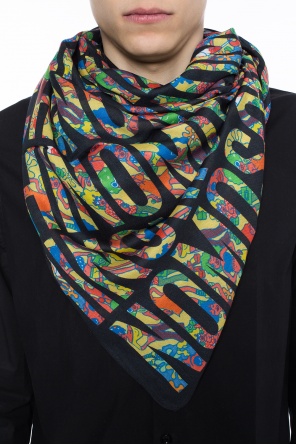 Embroidered logo shawl, zdjęcie 2 Embroidered logo shawl od Moschino